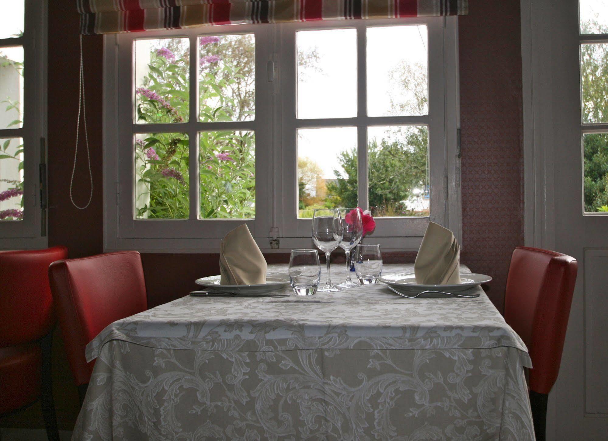 Auberge Du Cabestan Hotel Audierne Buitenkant foto
