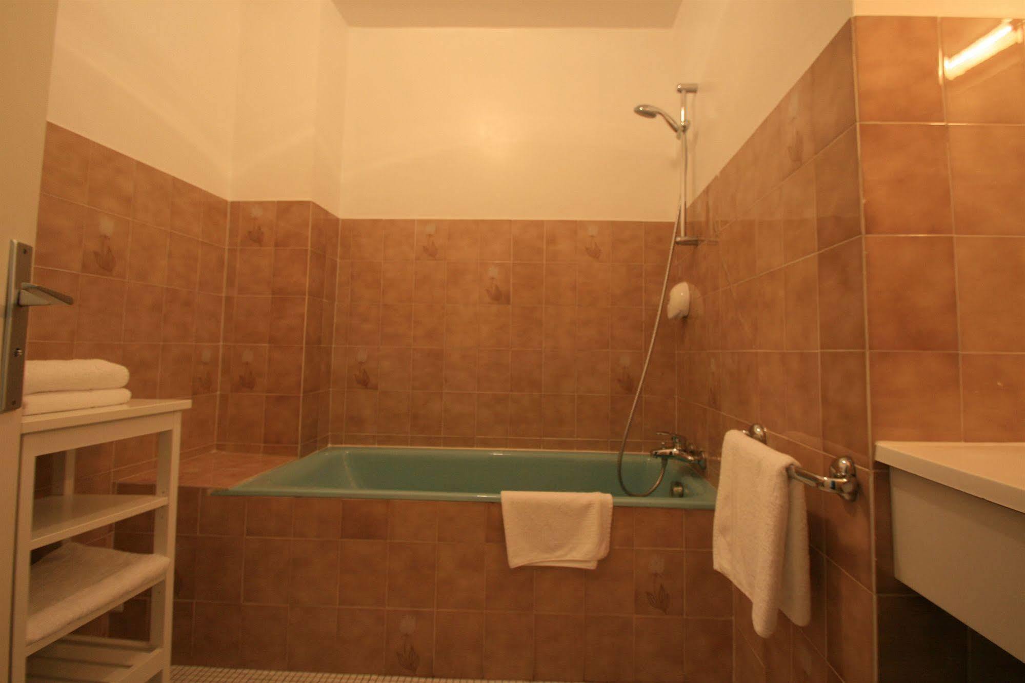 Auberge Du Cabestan Hotel Audierne Buitenkant foto